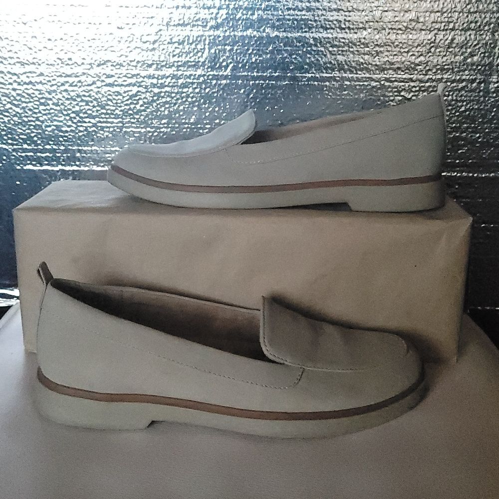 Naturalizer Annie Beige Slip On Suede Loafers Women's Size 6.5m